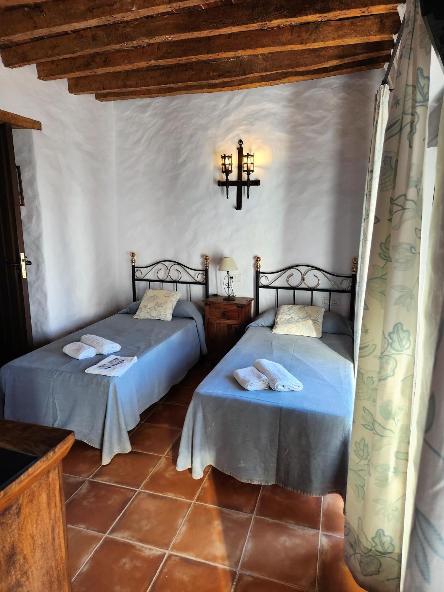 Posada La Plaza Canillas de Albaida Exteriér fotografie